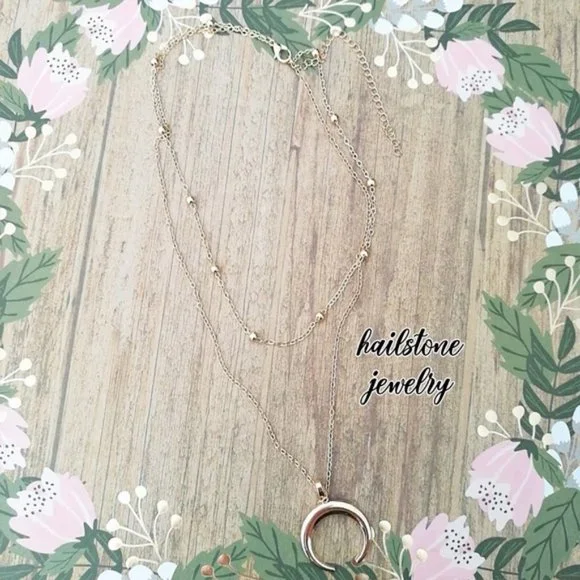 Layered Crescent Horn Necklace (Gold) - Picture 4 of 5
